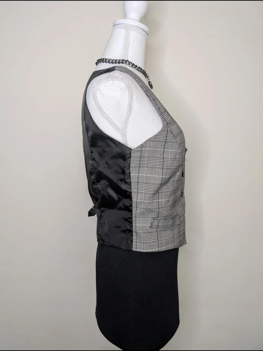 Office Siren Gray Plaid Button Front Vest - Picture 5 of 8